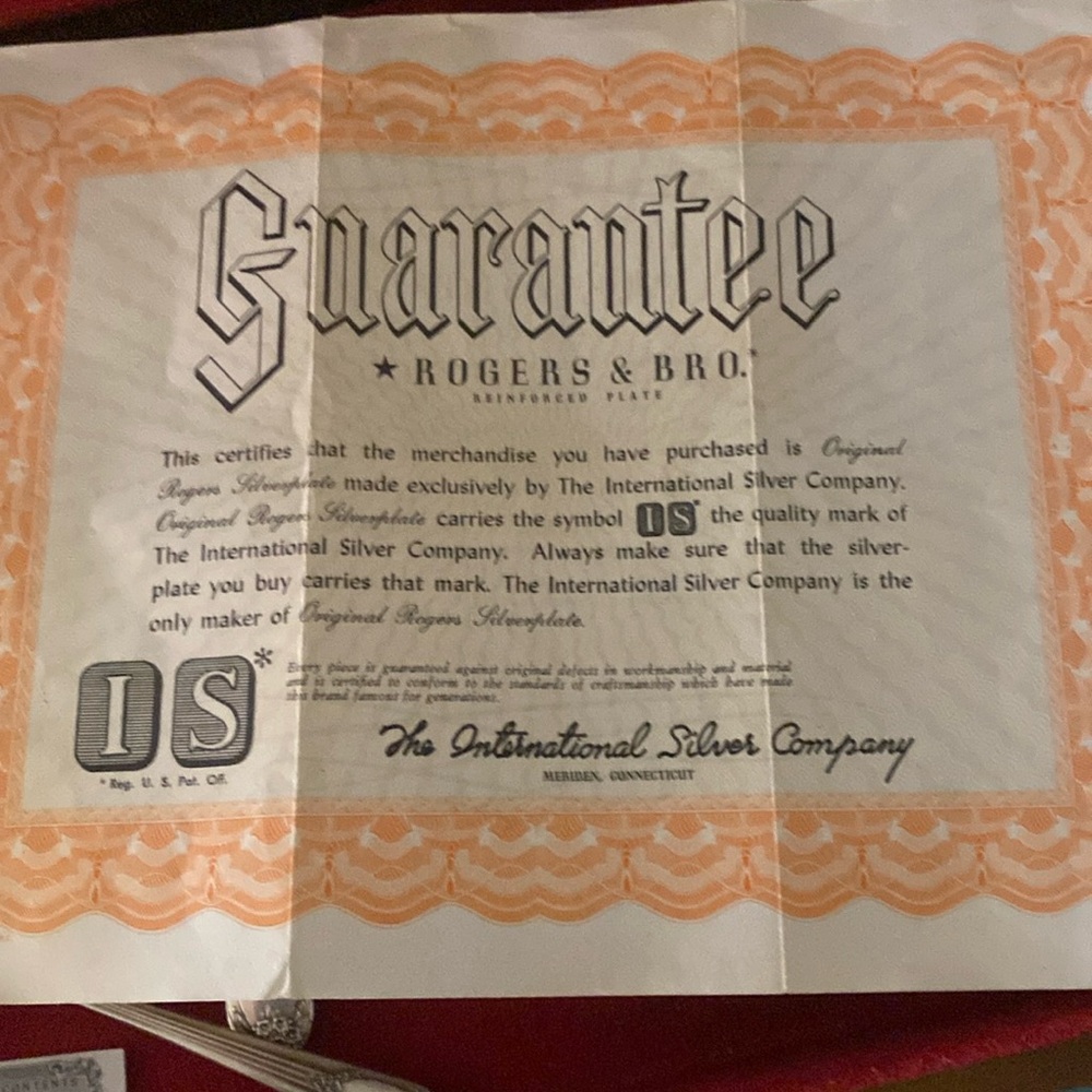 Roger’s Bros 1937 Garland Rapture service 12 
67 pieces Silver Plate all in box - Picture 5 of 6